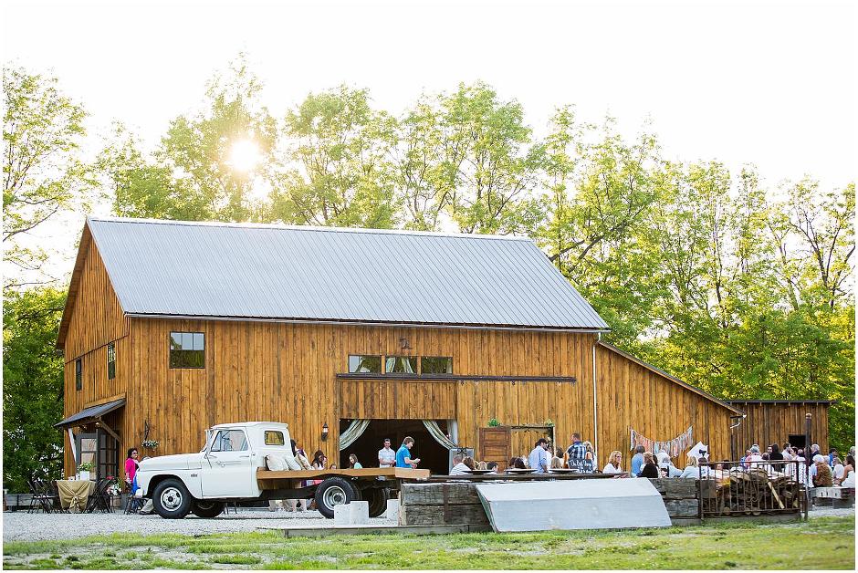 A MODERN RUSTIC BARN WEDDING » My great Wordpress blog